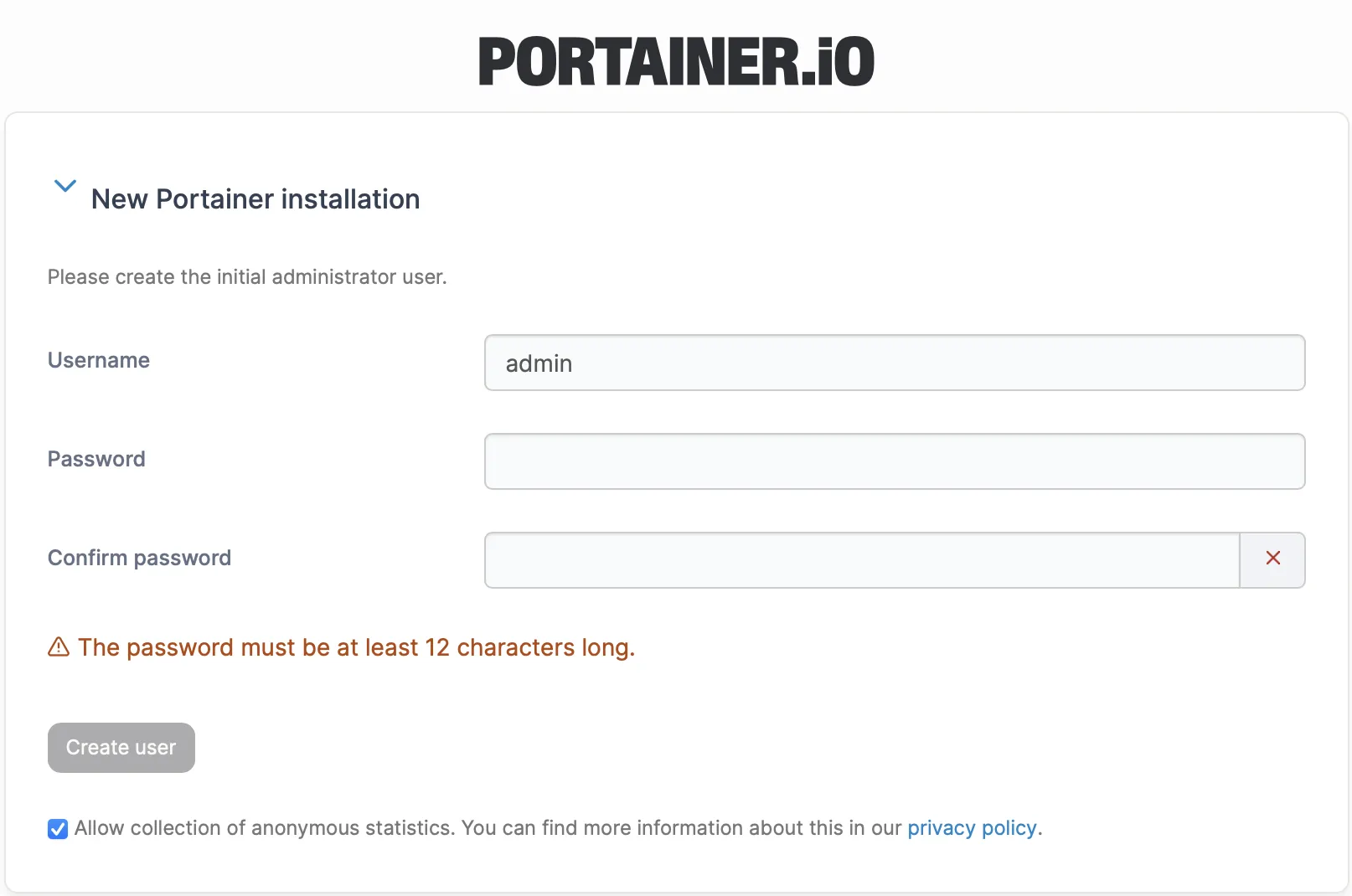 Экран начальной настройки Portainer: создание пользователя admin с паролем не менее 12 символов.