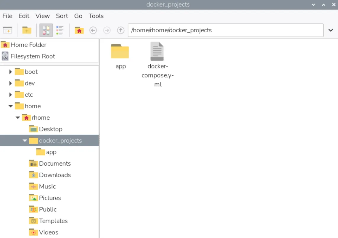 Структура проекта с docker-compose.yml в корне и папкой app